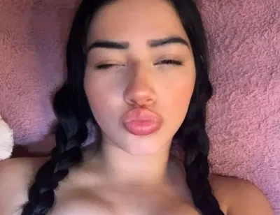 🌸 𝓔𝓼𝓶𝓮𝓵𝓮𝓪𝓱 #1 the cutest on  🌸 🤫 Best Sq💦i💦ting OnlyFans