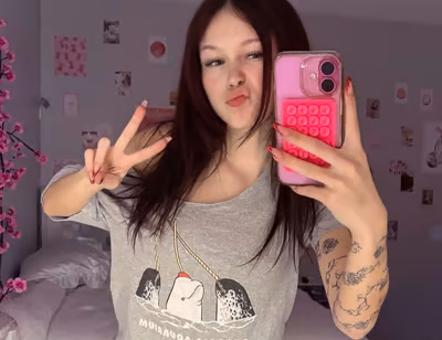 alice (19 y/o) 🍓 kissxalice OnlyFans